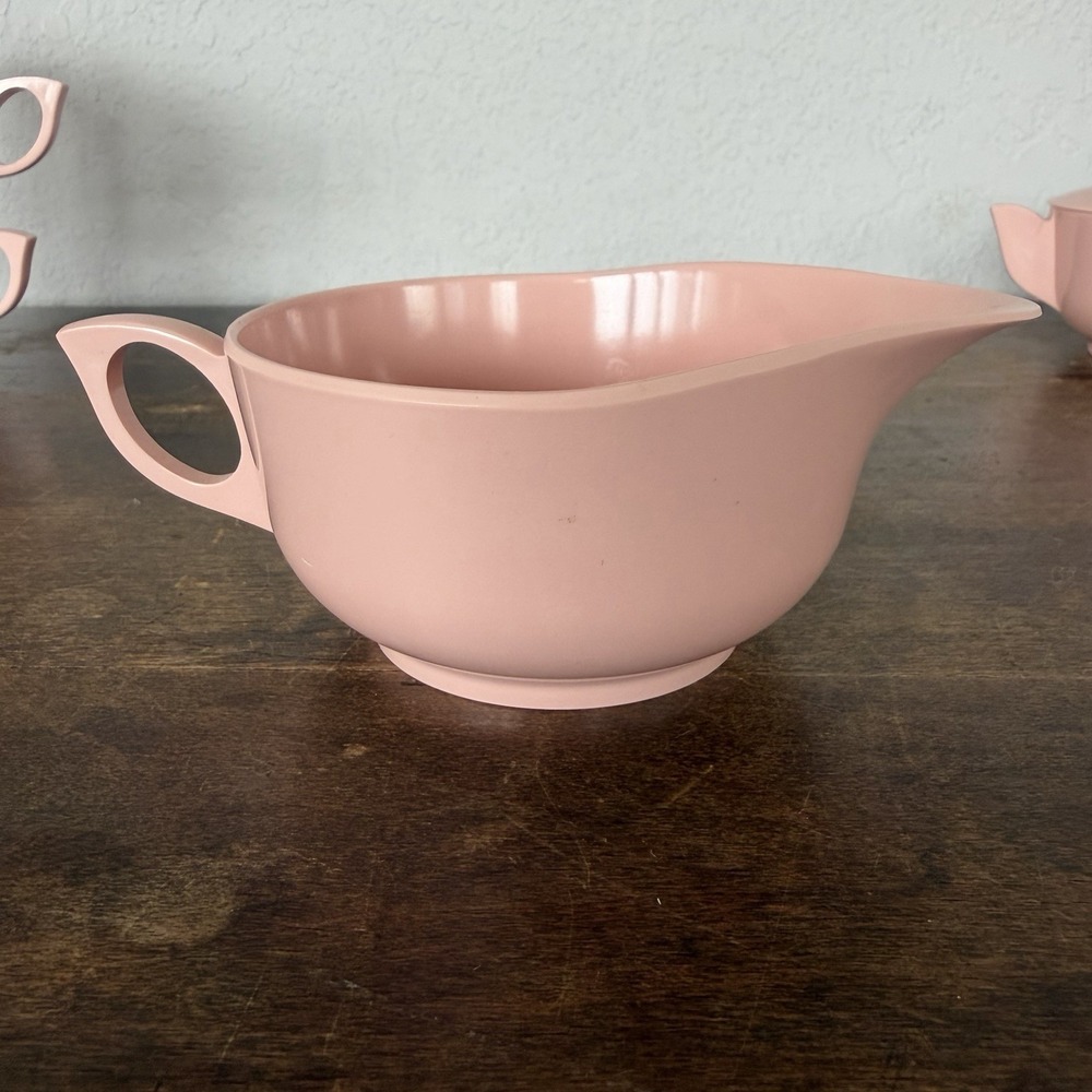 Vintage Miramar Melmac Pink Melamine Creamer Sugar Bowl & 4 Cups MCM Set - Picture 2 of 10